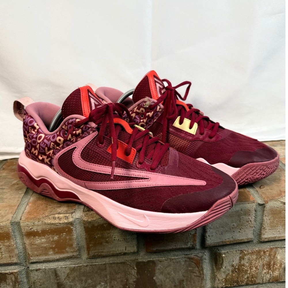 Nike Mens 10.5 Giannis Immortality 3 Alphabet Burgundy Pink Basketball Shoes